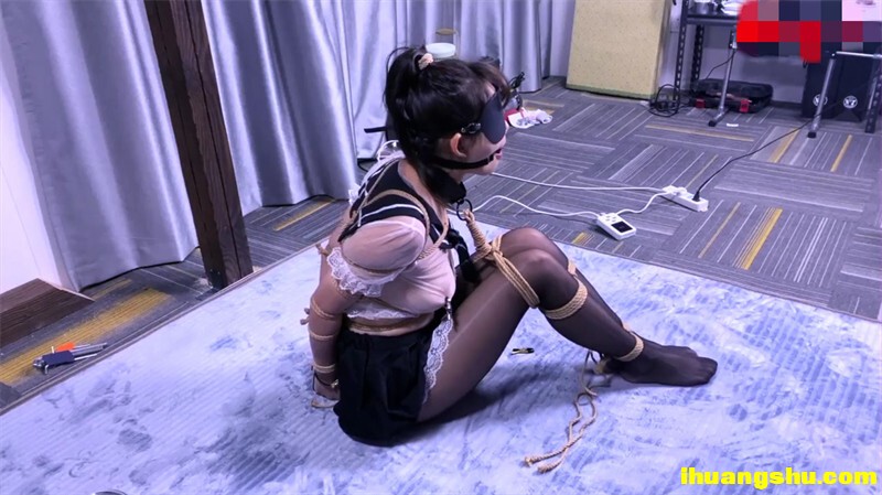 母狗女奴训练营系列，清纯马尾辫黑丝制服美模捆绑乳夹用炮机搞爽到宫缩[844.00MB/MP4/WF]