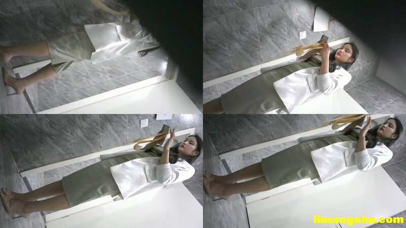 高级酒店女厕全景偷拍几位极品御姐的肥美大鲍鱼[MP4/1928 MB/windfiles]