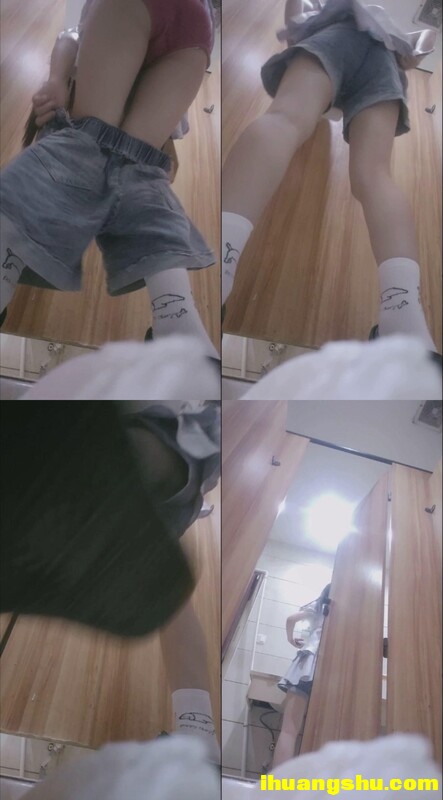 蜜桃臀阴唇长长的女孩像JJ一样随着喷出的尿液来回摆动[MP4/56MB/windfiles]
