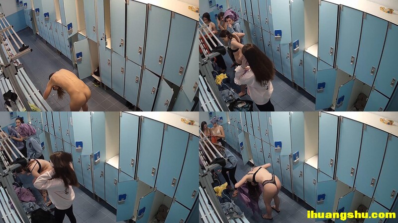 外国语女澡堂暗藏摄像头偷拍女换衣服还趁没人的时候溜进去捡漏[MP4/467MB/windfiles]